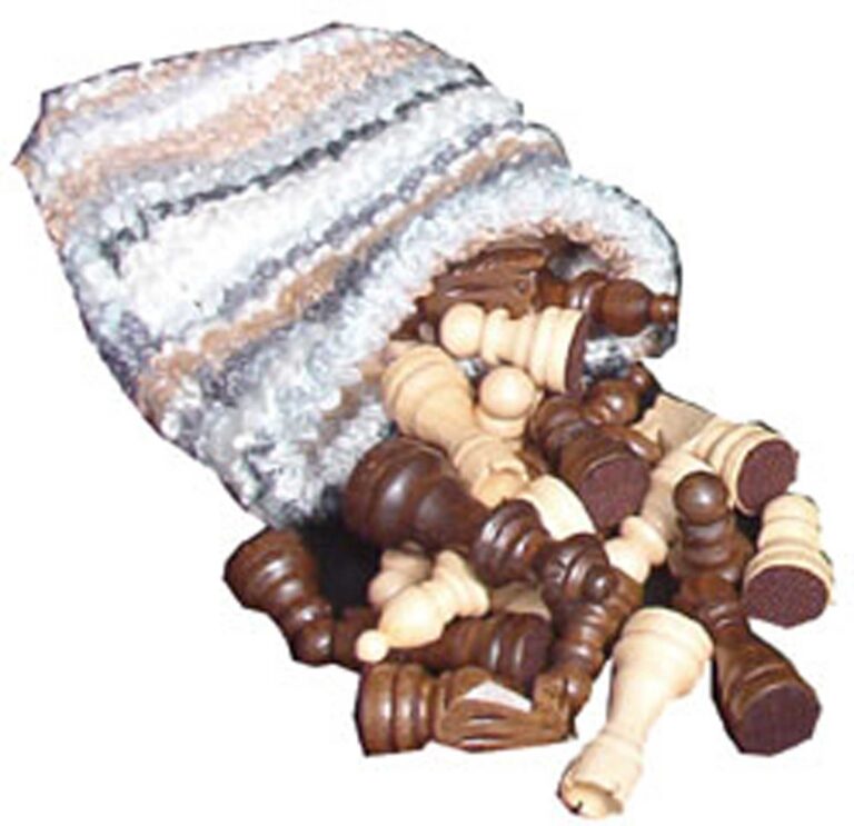 Amish Quick Ship Chess Set with Bag